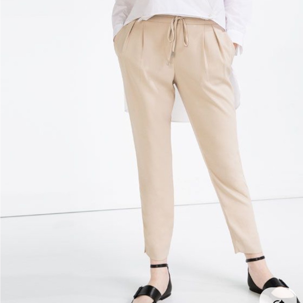 🦋2 for $35 Zara Beige Lightweight Trousers